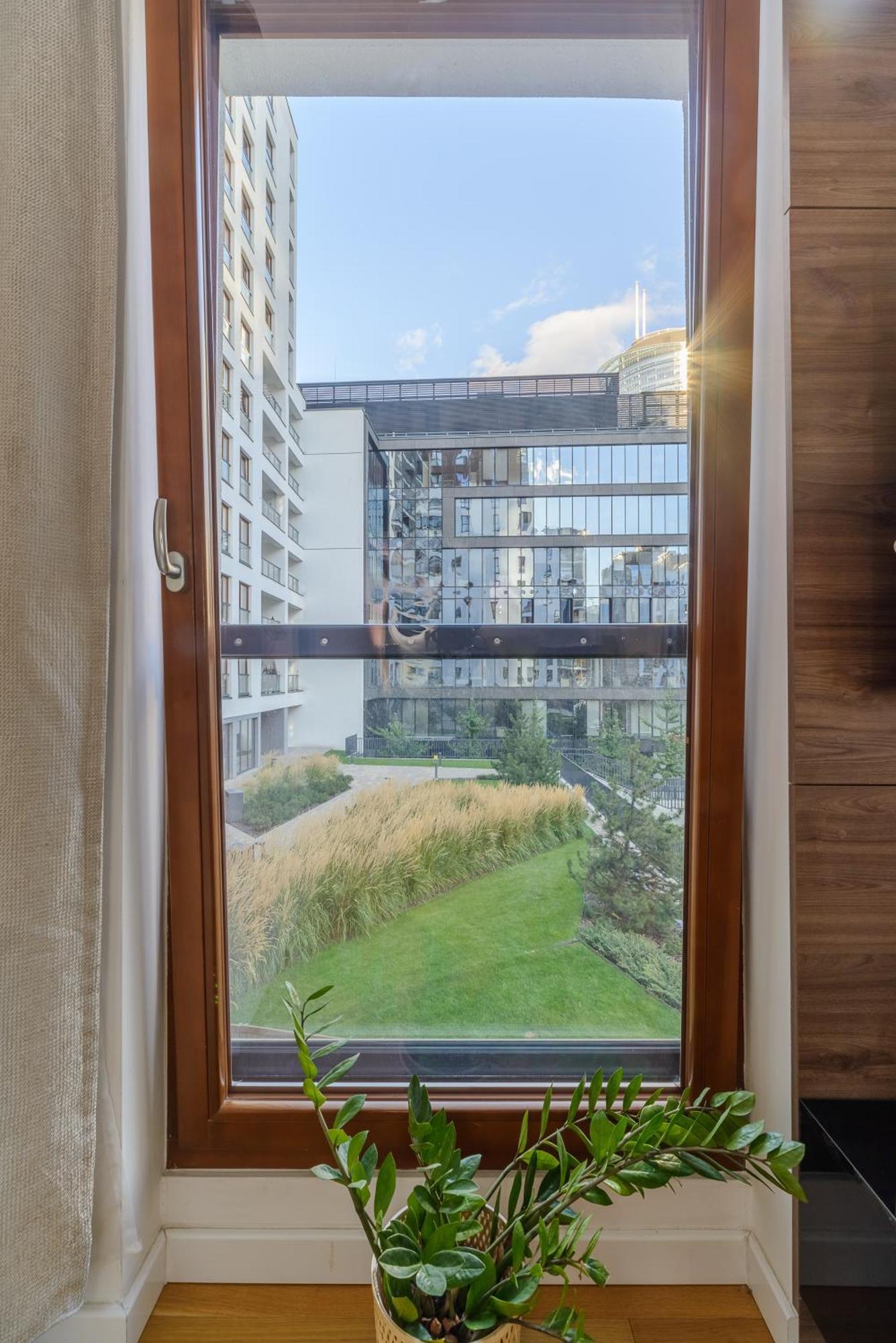 Lumina Apartment With Parking Near Muzeum Powstania Varsó Kültér fotó